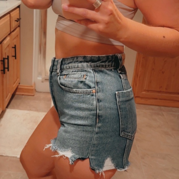 Zara Cutoff Shorts Size 4 Denim Jean Shorts Distressed Raw Hem - Picture 5 of 7